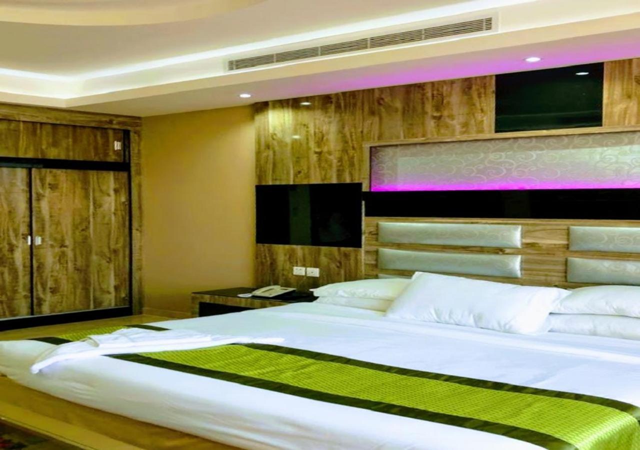 Al- Reef Hotel Jiddah Esterno foto